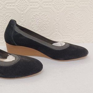 Land's End Black Suede Elastic Band Slip On Wedge Heel Shoes Size 9.5